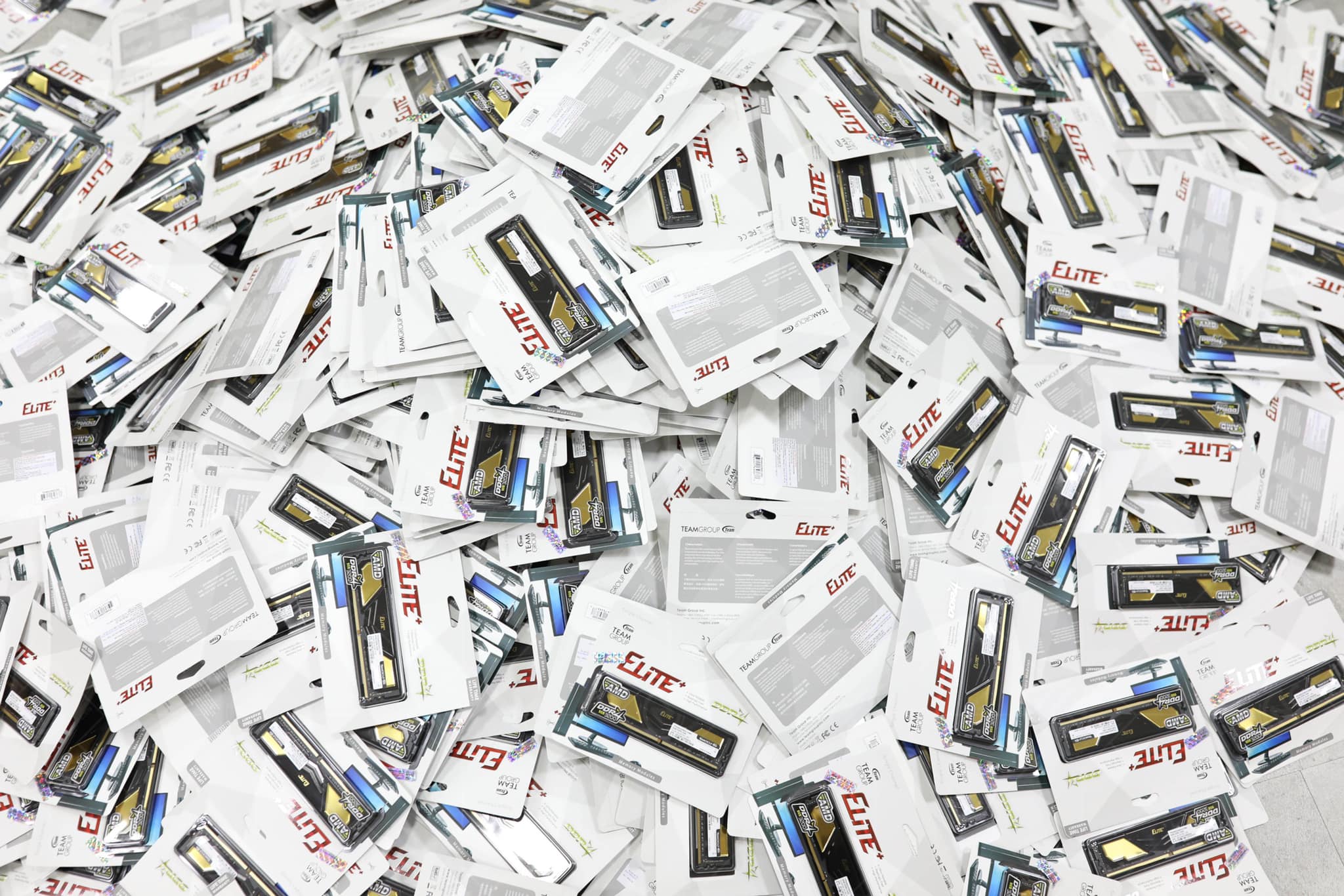 RAM Team Elite Plus 16GB DDR4 3200MHz