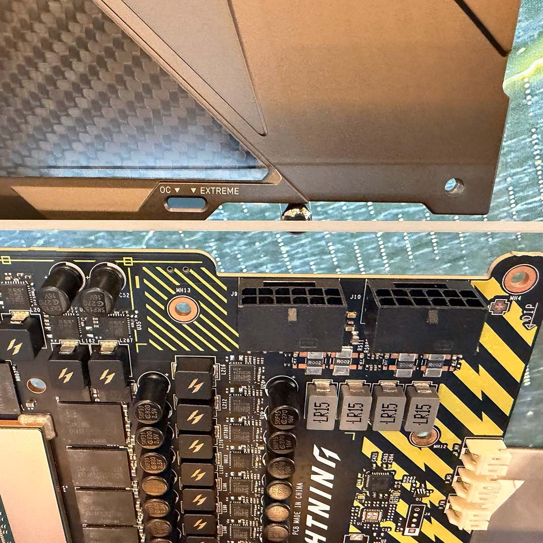 MSI RTX 5090 LIGHTNING Z