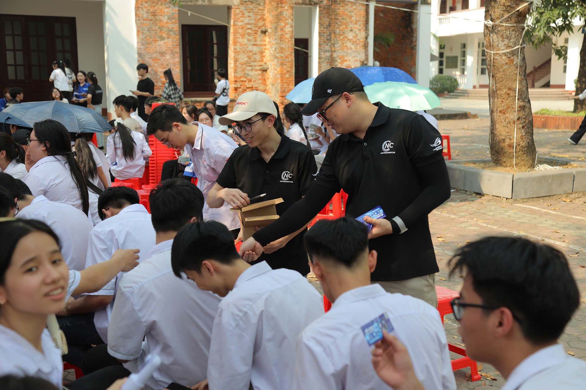NGUYỄN CÔNG PC ĐỒNG HÀNH CÙNG NGÀY HỘI TƯ VẤN TUYỂN SINH HUCE 2026 TẠI THANH HÓA