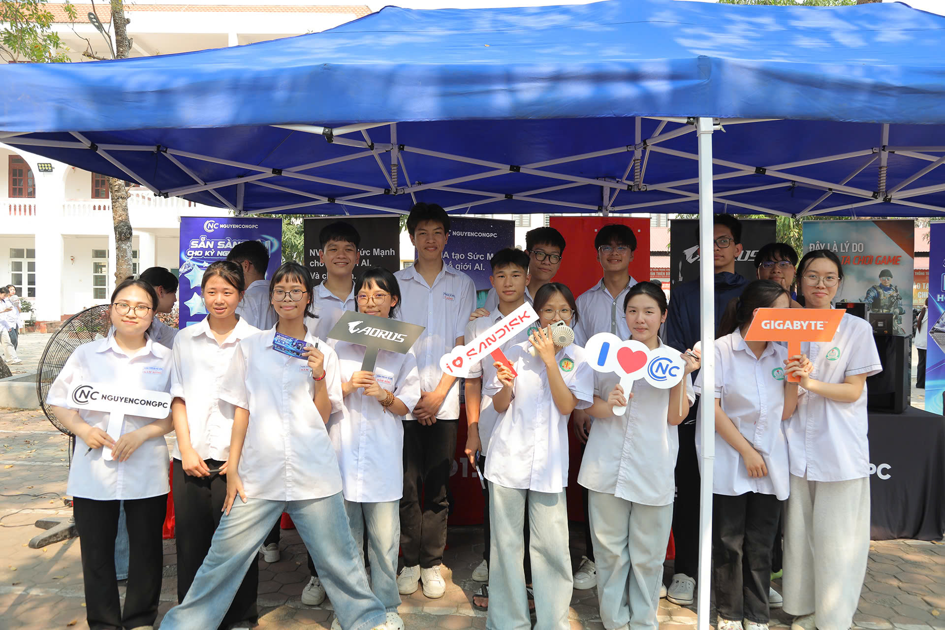 NGUYỄN CÔNG PC ĐỒNG HÀNH CÙNG NGÀY HỘI TƯ VẤN TUYỂN SINH HUCE 2026 TẠI THANH HÓA