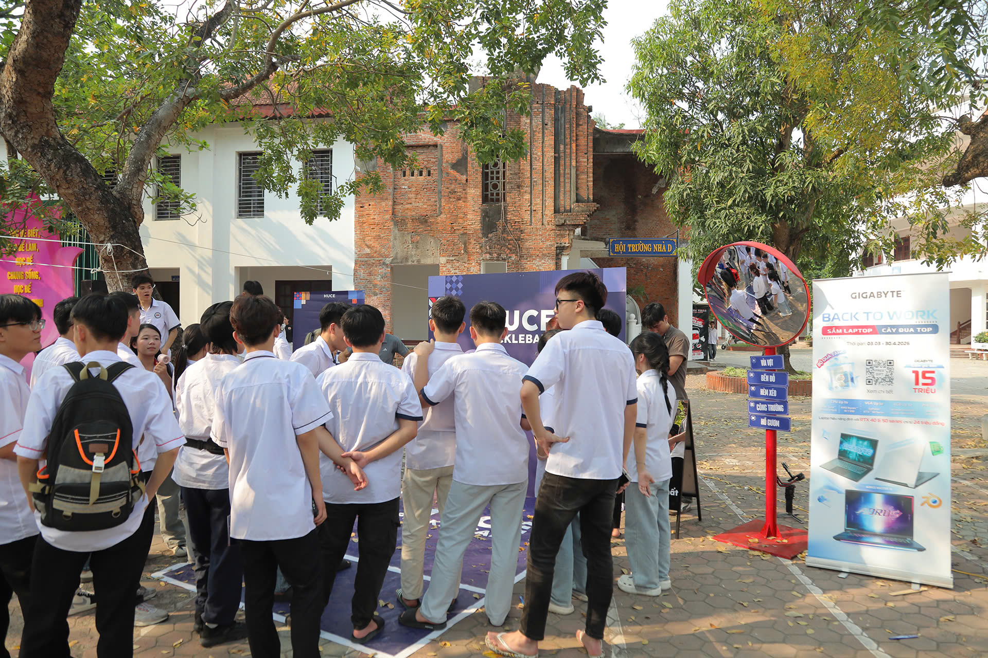 NGUYỄN CÔNG PC ĐỒNG HÀNH CÙNG NGÀY HỘI TƯ VẤN TUYỂN SINH HUCE 2026 TẠI THANH HÓA