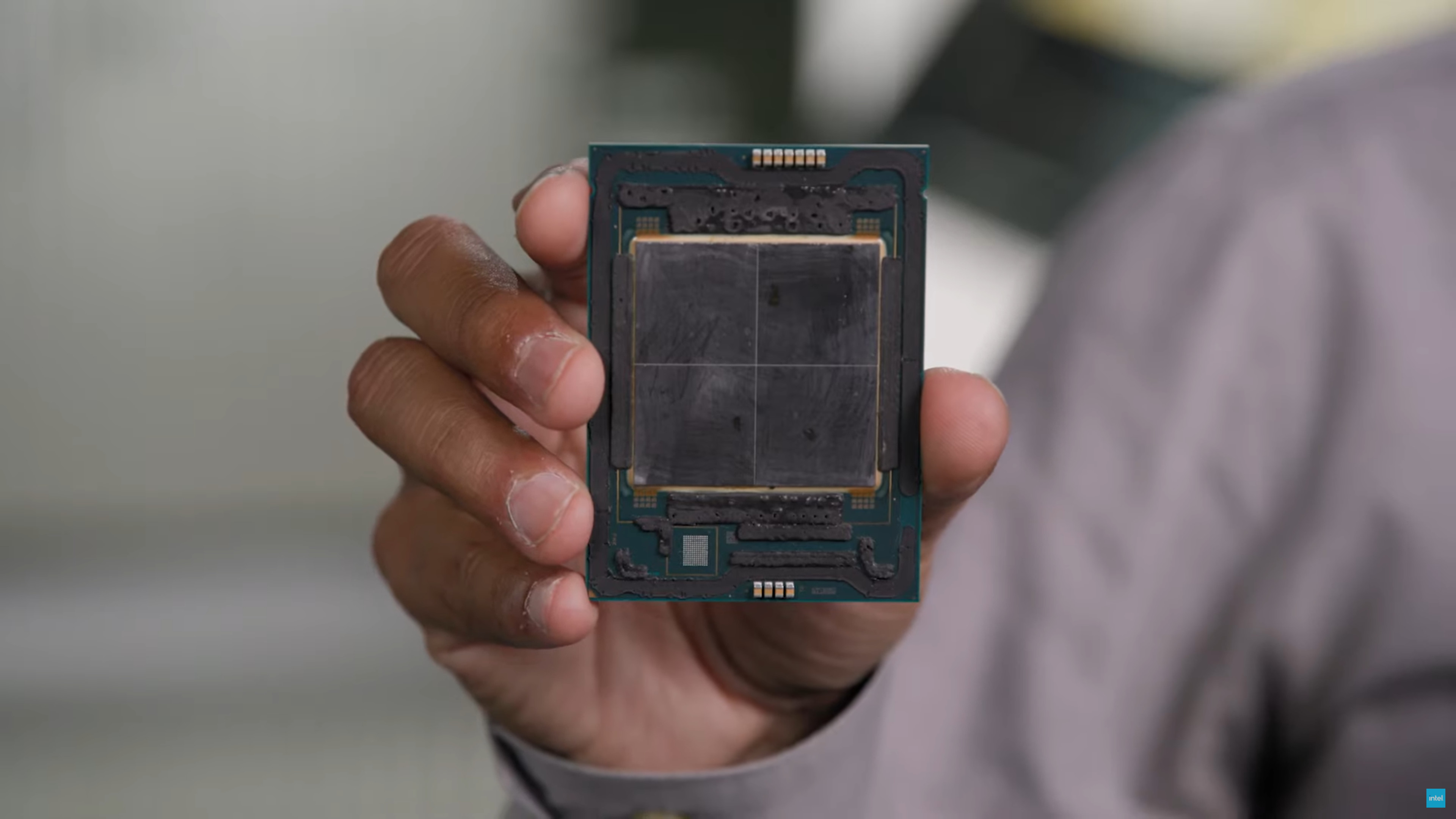 CPU Intel Xeon W9-3495 Sapphire Rapids HEDT Spotted - Rocks 56 lõi, 112 luồng & tốc độ xung nhịp 1,80 GHz ES