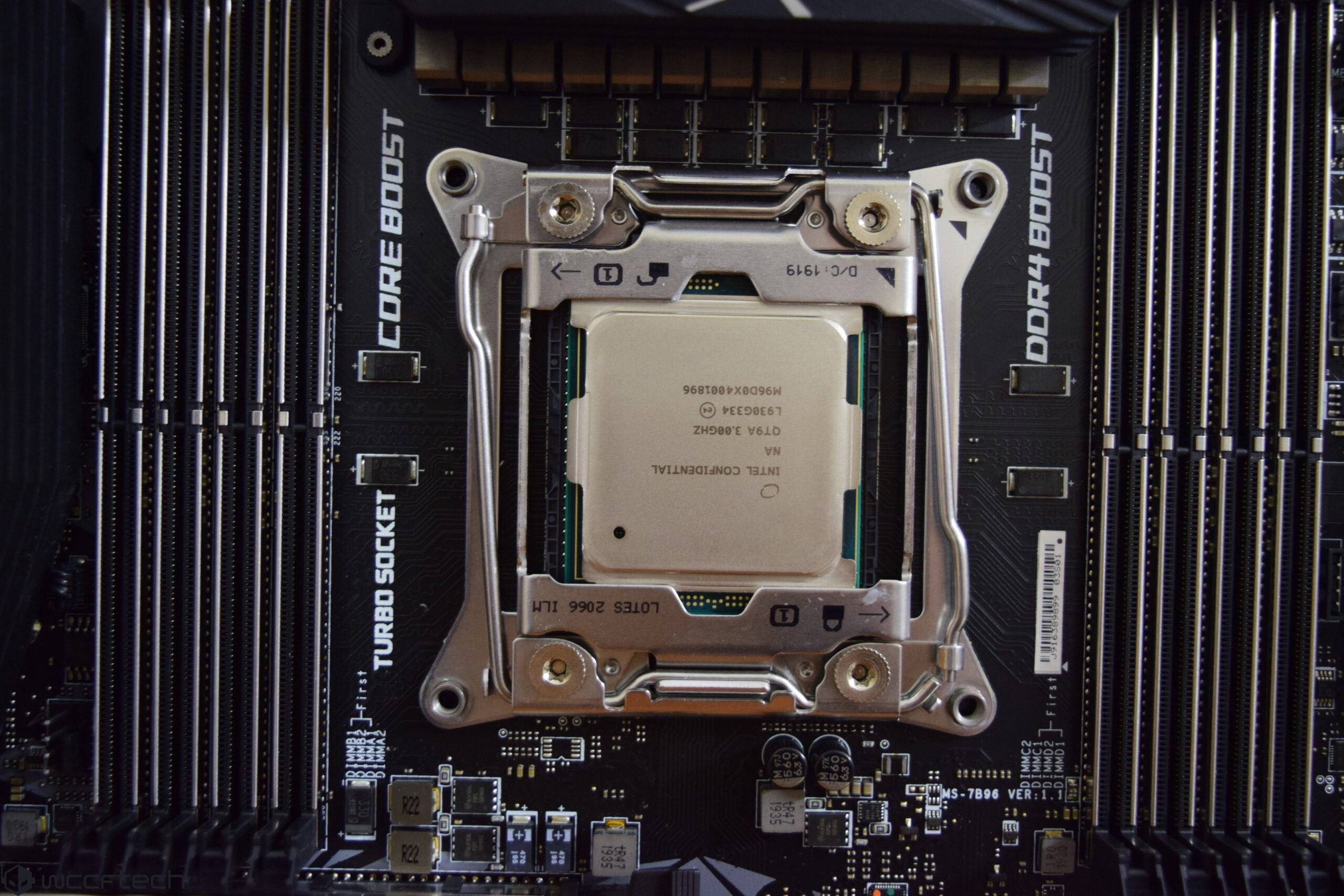 Chipset Intel W790 dành cho CPU Workstation Xeon Sapphire Rapids-X HEDT 