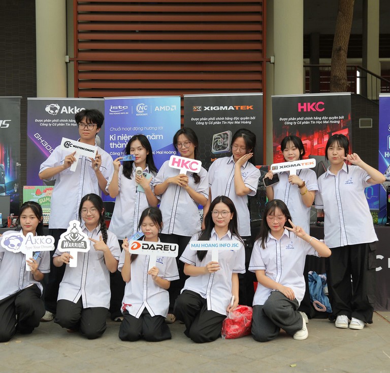 Tiếp Lửa Đam Mê Công Nghệ Tại Điểm Cuối Chuỗi Ngày Hội Tư Vấn Tuyển Sinh HUCE 2026