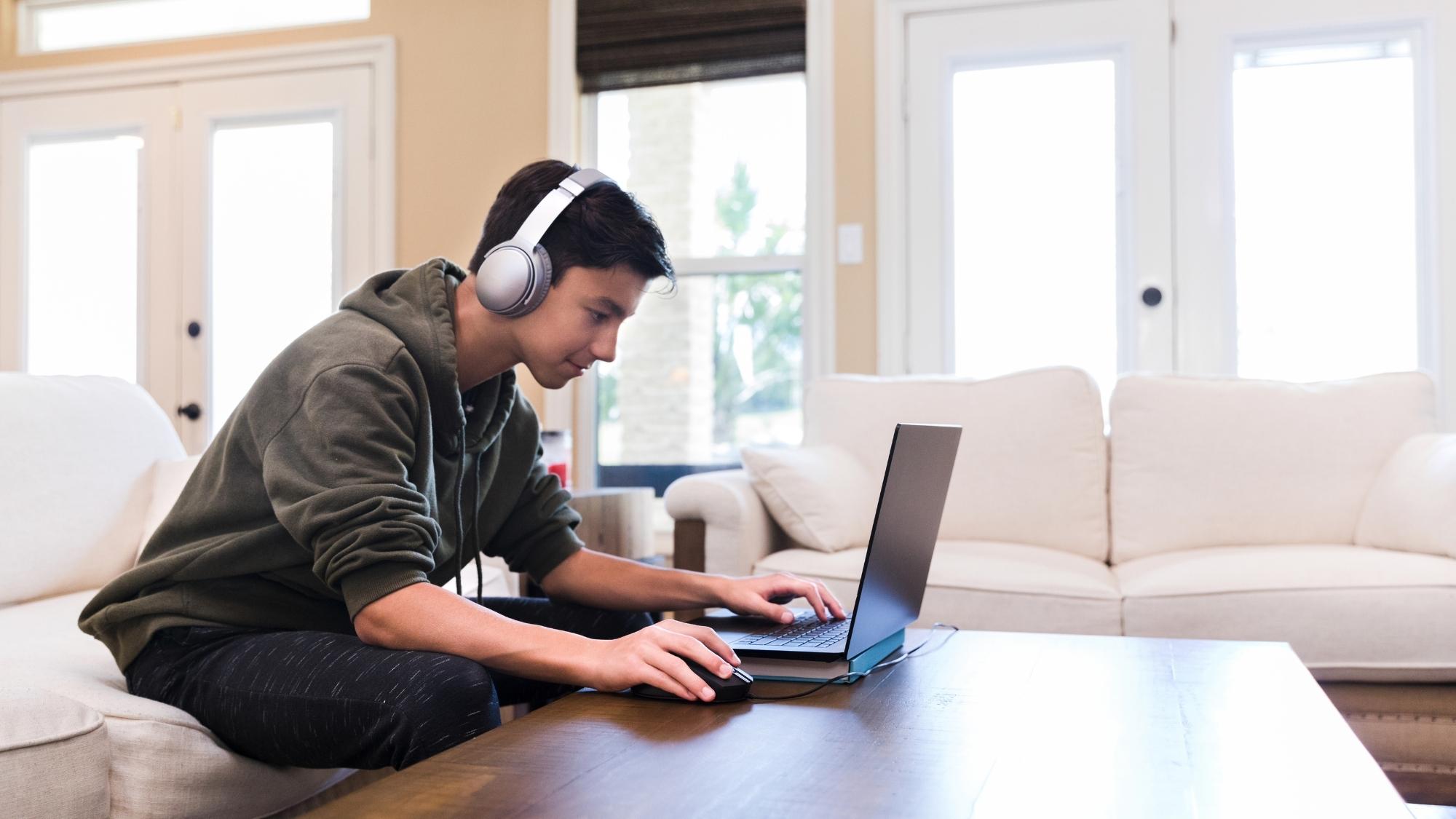 Cách kết nối tai nghe Bluetooth với laptop Windows