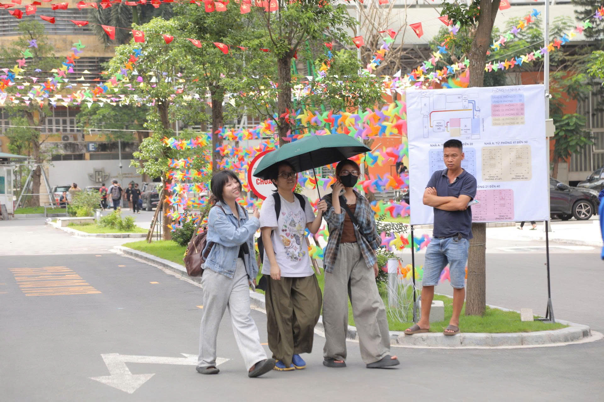 Nguyễn Công PC Tiếp Sức Mùa Thi 2026: Đồng Hành Cùng Sĩ Tử Khối V Trường Đại Học Kiến Trúc Hà Nội