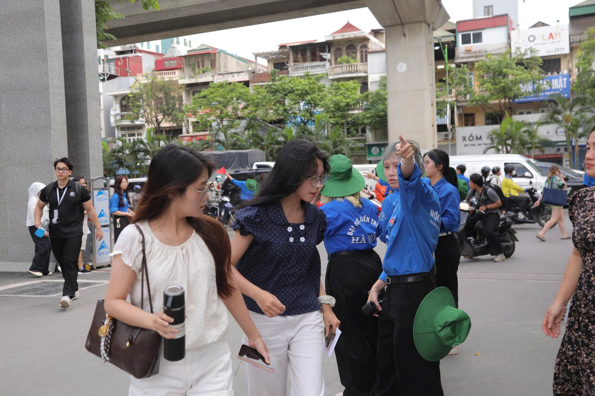 Nguyễn Công PC Tiếp Sức Mùa Thi 2026: Đồng Hành Cùng Sĩ Tử Khối V Trường Đại Học Kiến Trúc Hà Nội