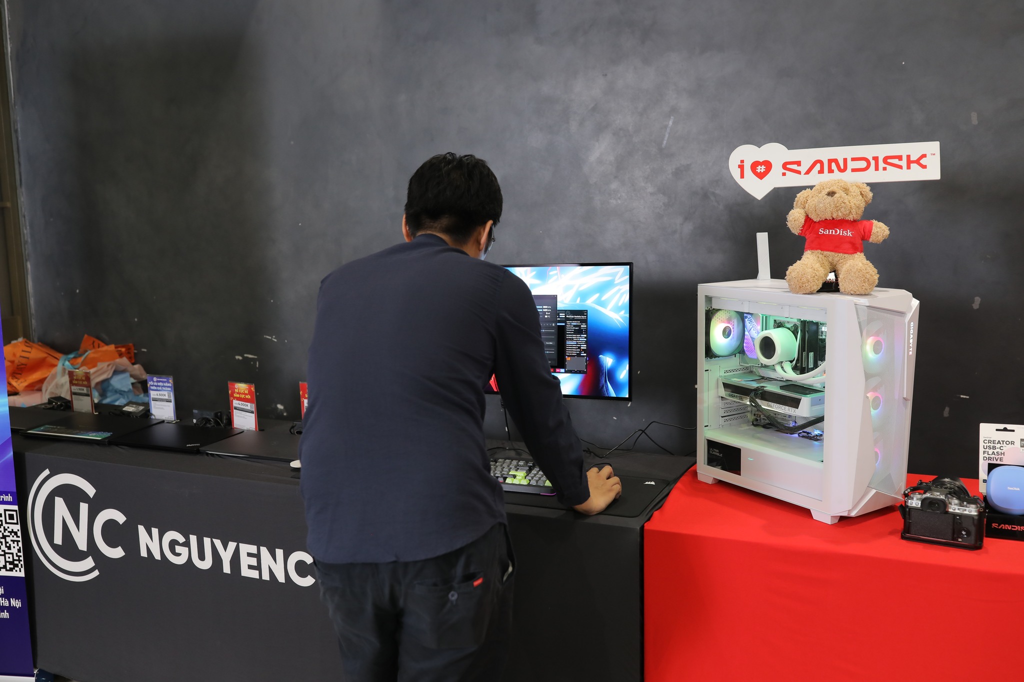 NGUYỄN CÔNG ĐỒNG HÀNH CÙNG WORKSHOP SANDISK x TÚ THANH:  TỐI ƯU WORKFLOW LƯU TRỮ CHO CONTENT CREATOR