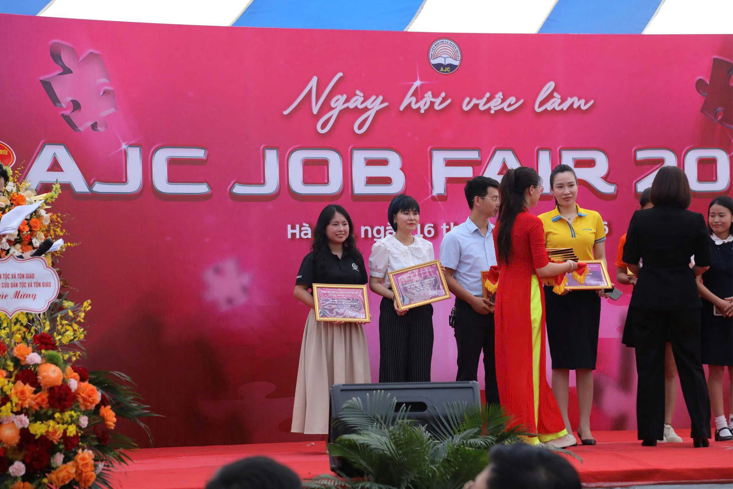 Nguyễn Công PC x  AJC Job Fair 2026: Khơi Nguồn Cảm Hứng Công Nghệ Cho Thế Hệ Trẻ