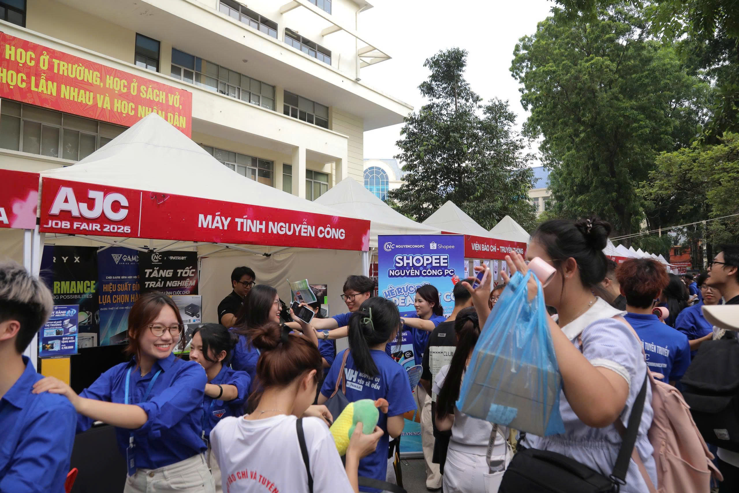 Nguyễn Công PC x  AJC Job Fair 2026: Khơi Nguồn Cảm Hứng Công Nghệ Cho Thế Hệ Trẻ