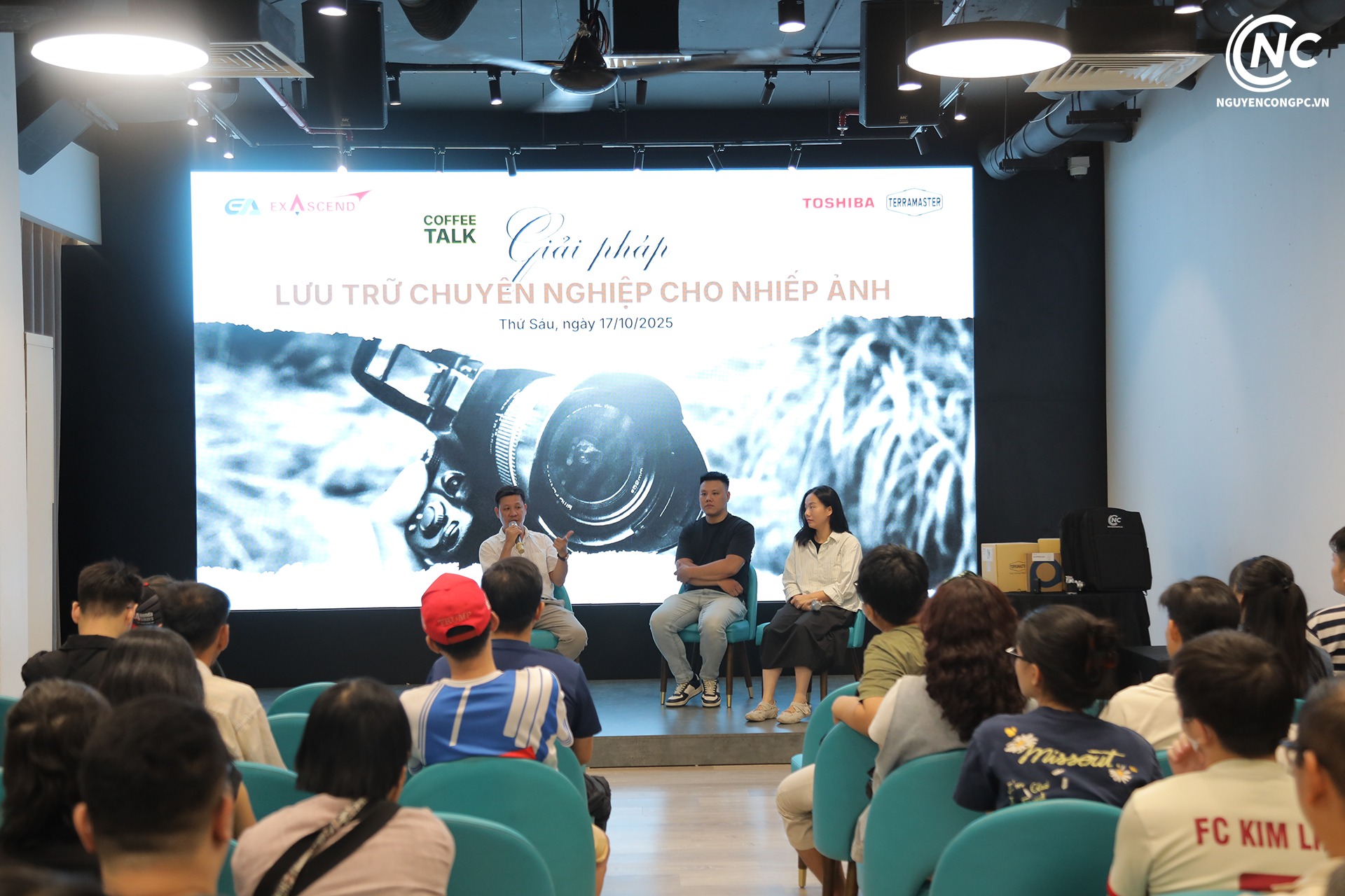 Lưu trữ chuyên nghiệp cho nhiếp ảnh cùng Nguyễn Công PC tại Coffee Talk 2025