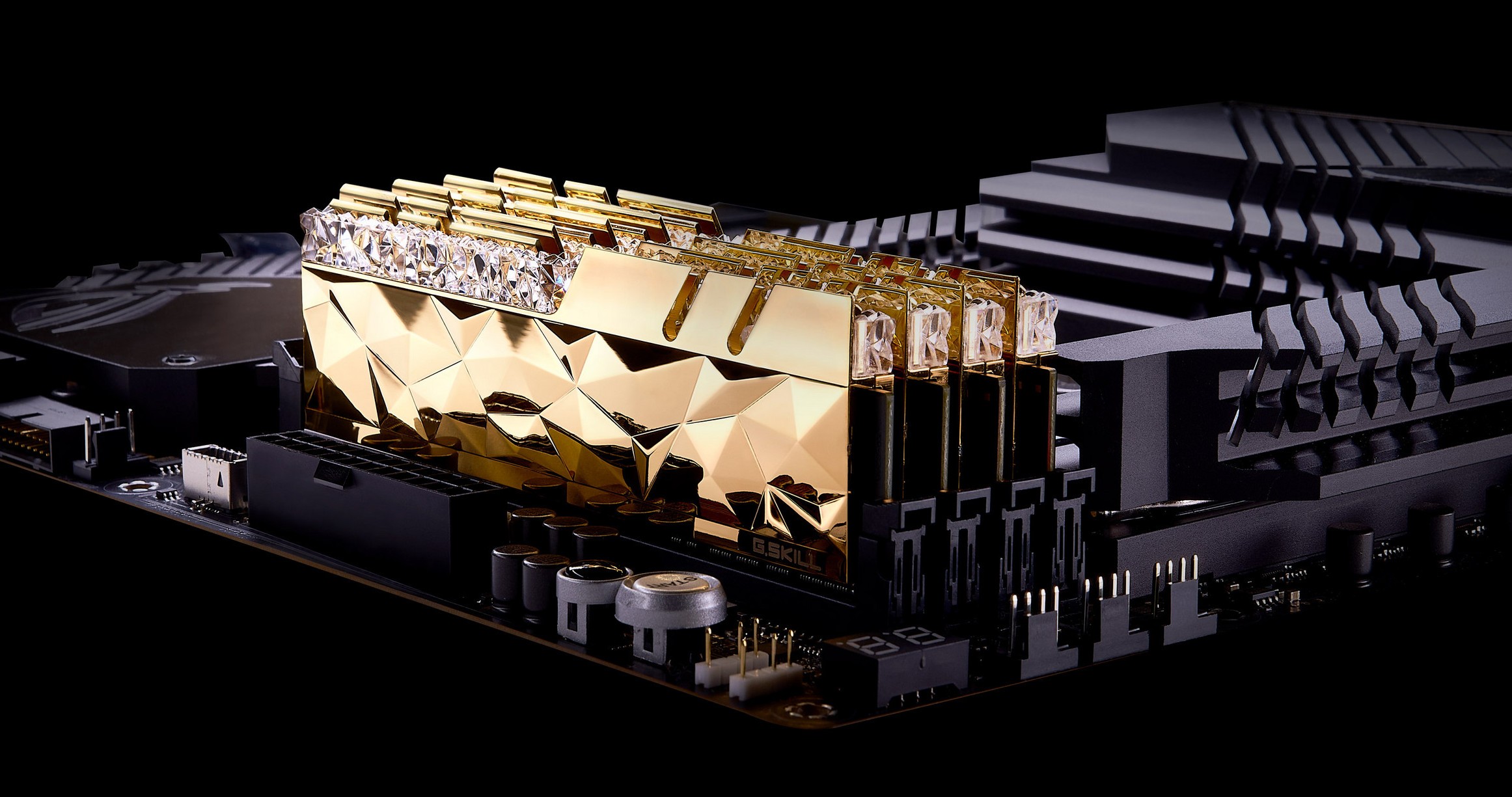 G.SKILL công bố bộ nhớ DDR4 dòng Trident Z Royal Elite Series cao cấp mới