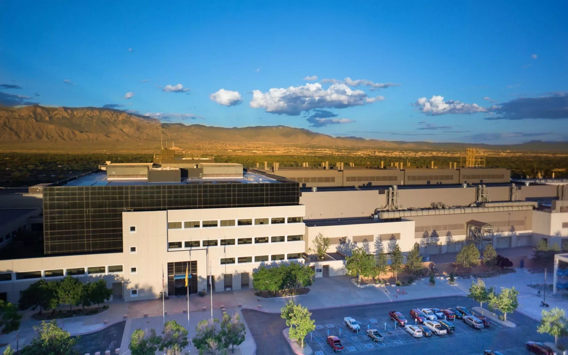 Intel chi 3,5 tỷ USD để nâng cấp nhà máy tại New Mexico