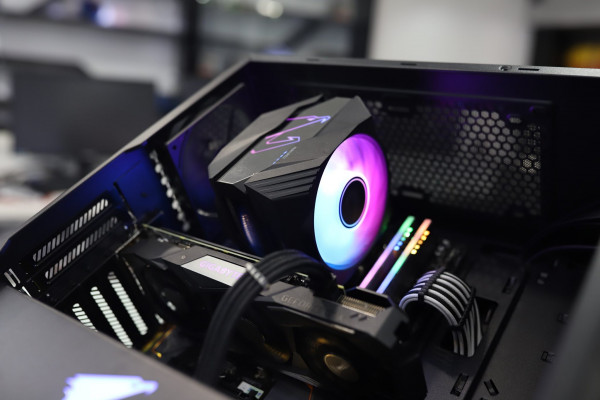 Case GIGABYTE AORUS GP AC300W