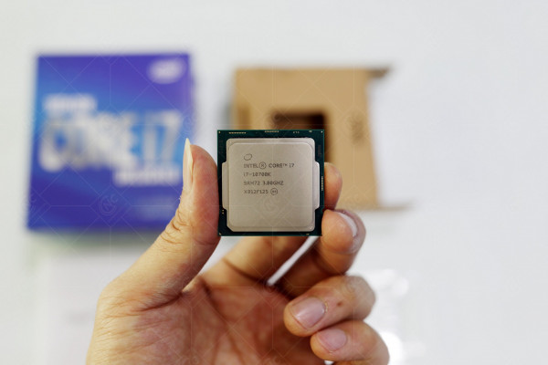 CPU Intel Core i7 10700k  (3.8GHz turbo up to 5.1GHz, 8 nhân 16 luồng, 16MB Cache)