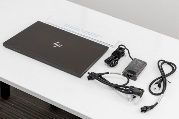 Laptop HP Envy 13-aq1047TU (8XS69PA) (13.3 inch/FHD/i7-10510U/8GB-RAM/512GB-SSD/FP/Win10/Vàng)