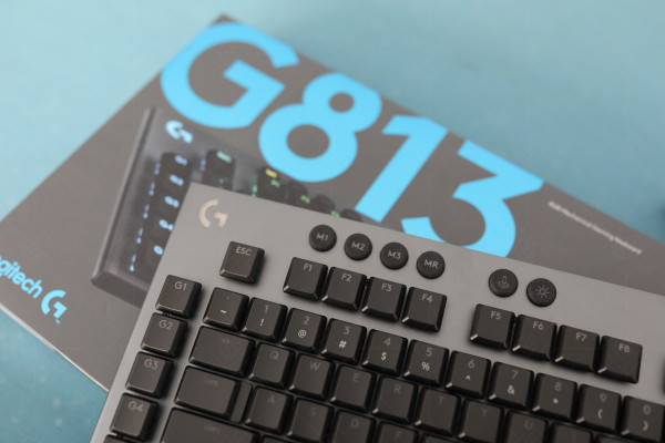 Bàn phím cơ Logitech G813 LIGHTSYNC RGB