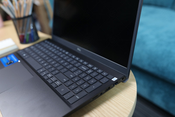 Laptop Dell Vostro 5502 V5502A (i7-1165G7/RAM-16GB/SSD-512GB/MX330/15.6Inch/FHD/Xám/Win10H)