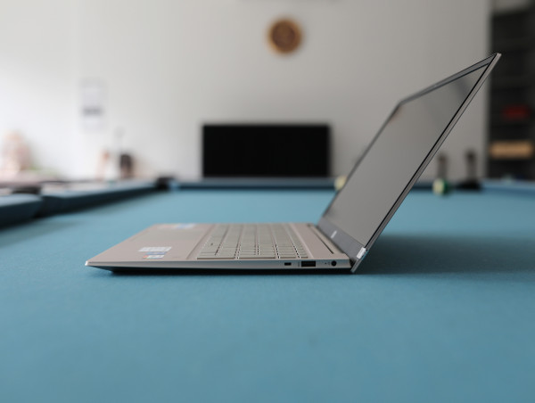 Laptop HP Pavilion 15 eg0070TU 2L9H3PA (i5-1135G7/RAM-8GB/SSD-512GB/15.6Inch/FHD/Vàng/Win10H)