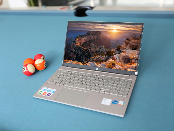 Laptop HP Pavilion 15 eg0070TU 2L9H3PA (i5-1135G7/RAM-8GB/SSD-512GB/15.6Inch/FHD/Vàng/Win10H)