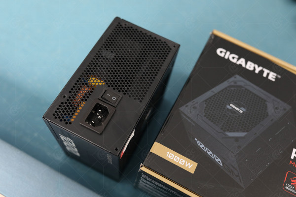 Nguồn Máy Tính GIGABYTE P1000GM (1000W/80 PLUS Gold/Fully Modular)