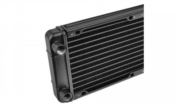 Két nước Thermaltake Pacific R240