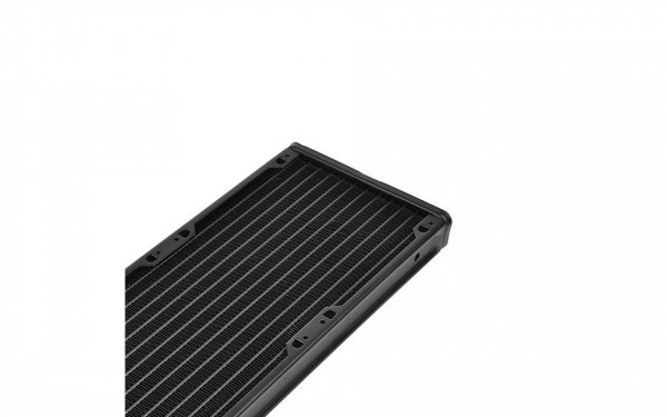 Két nước Thermaltake Pacific R240