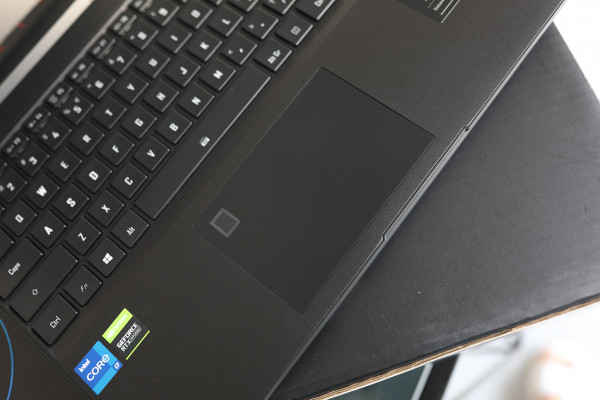 Laptop Gigabyte AERO 15 OLED XD 73S1624GH (i7-11800H/15.6-UHD/RTX-3070-8GB/RAM-16GB/SSD-1TB/Win10)