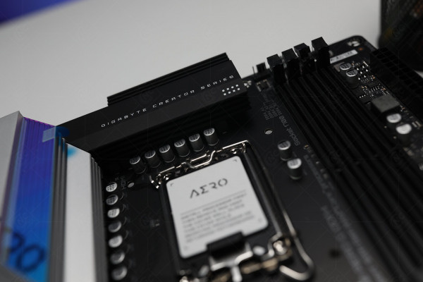 Mainboard Gigabyte Z690 Aero G DDR4
