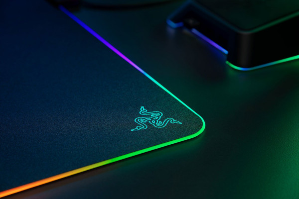 Bàn di chuột Razer Firefly V2 Hard Surface RGB
