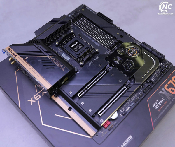 Mainboard ASRock X670E Taichi