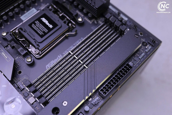 Mainboard ASRock X670E Taichi