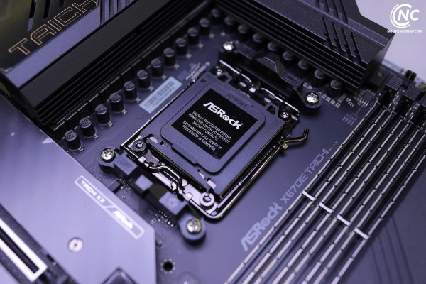 Mainboard ASRock X670E Taichi