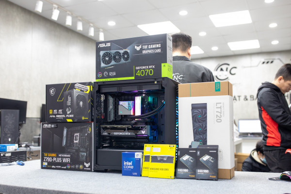 Card màn hình ASUS TUF Gaming GeForce RTX 4070 OC 12GB GDDR6X