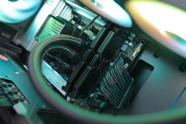 Bộ PC Gaming Ryzen 7 7800X3D, Ram 32GB, SSD 256GB, RX 9070 XT 16GB