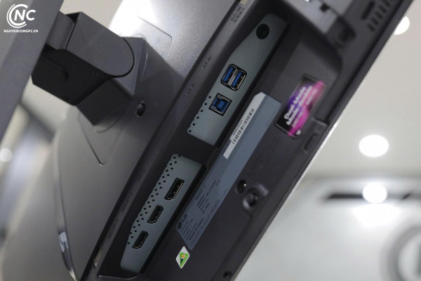 Màn Hình Gaming LG UltraGear 32GS95UV-B (31.5 inch | OLED | 4K | 240Hz | 0.03ms)