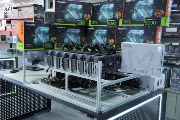 Bộ PC AI: 7 VGA RTX 5090 32GB, CPU AMD Threadripper 7965WX