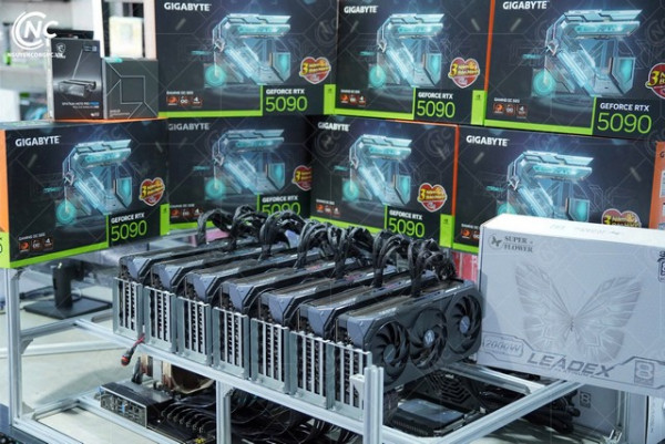 Bộ PC AI: 7 VGA RTX 5090 32GB, CPU AMD Threadripper 7965WX