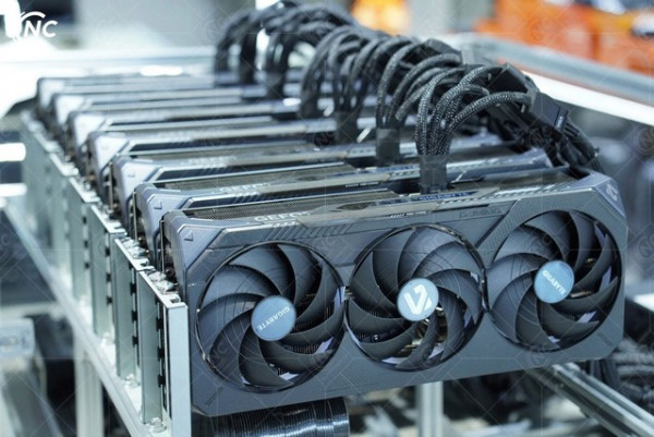 Bộ PC AI: 7 VGA RTX 5090 32GB, CPU AMD Threadripper 7965WX