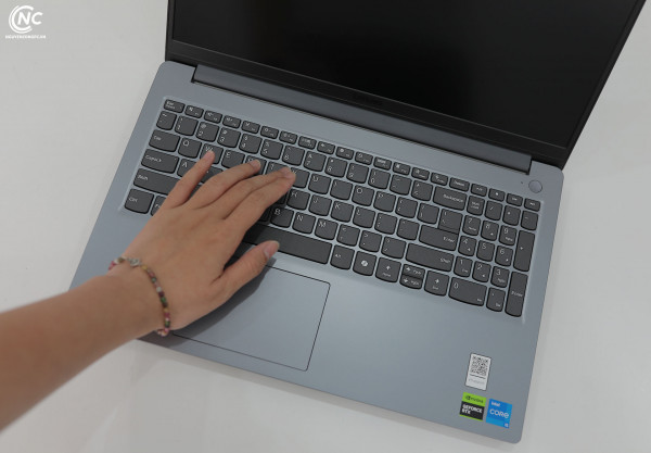 Laptop LENOVO LOQ 15IAX9E Core i5-12450HX, 12GB, 512GB, RTX 2050 4GB, 15.6