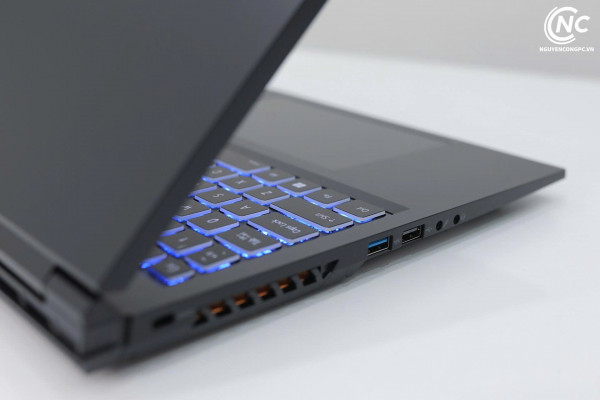 Laptop GIGABYTE G6 MF H2VN854KH (Intel Core i7-13620H, RTX 4050, 16GB, 1TB SSD, 16 inch FHD+, Win 11, Đen)