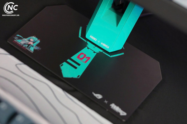 Màn Hình Gaming ASUS ROG Strix XG27ACMEG-G Hatsune Miku Edition (27 inch, IPS, 2K QHD, 260Hz, 1ms, USB Type-C)