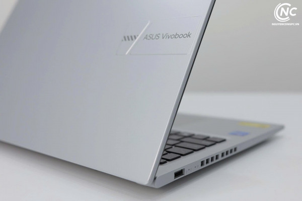 Laptop Asus Vivobook 15 X1502VA-BQ886W (Intel Core i7-13620H, 16GB RAM, 512GB SSD, Intel UHD, 15.6 inch FHD IPS, Win 11, Bạc)