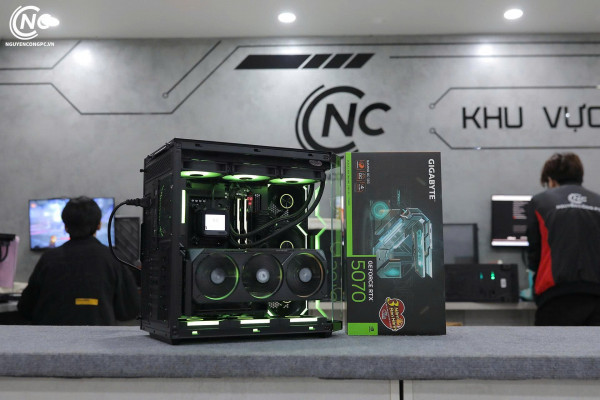 Bộ PC Gaming Ryzen 7 9800X3D, RAM 32GB, RTX 5070