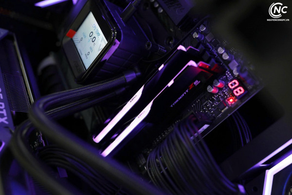 Bộ PC Gaming Ryzen 7 9800X3D, RAM 32GB, RTX 5070