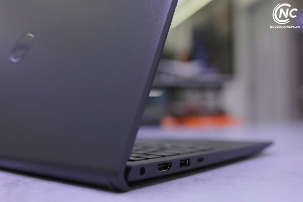 Laptop Dell PV 15250 Essential (Core 3-100U, 8GB RAM, 512GB SSD, 15.6 inch FHD 120Hz, Intel Graphics, Black, NK Full VAT)