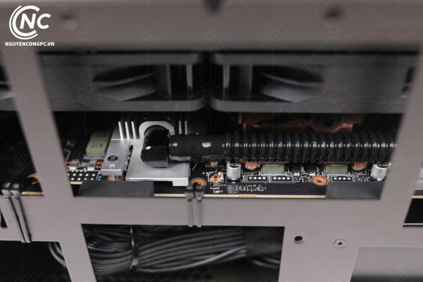 AORUS RTX 5090 AI BOX