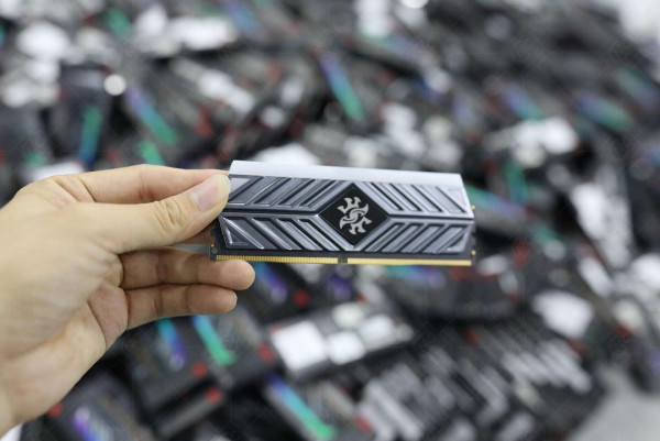 Ram Adata DDR4 8Gb bus 3000Mhz D41 Heatsink LED RGB