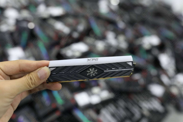 Ram Adata DDR4 8Gb bus 3000Mhz D41 Heatsink LED RGB