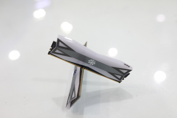 Ram ADATA XPG SPECTRIX D60G 2 x 8GB/3200 RGB